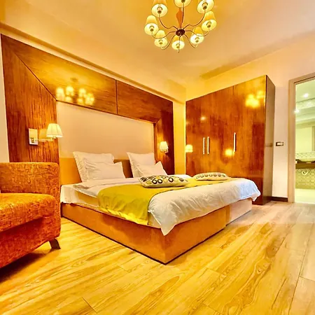 Royal Studio Apartment With A Perfect View - Yamaluxe Bucarest Esterno foto