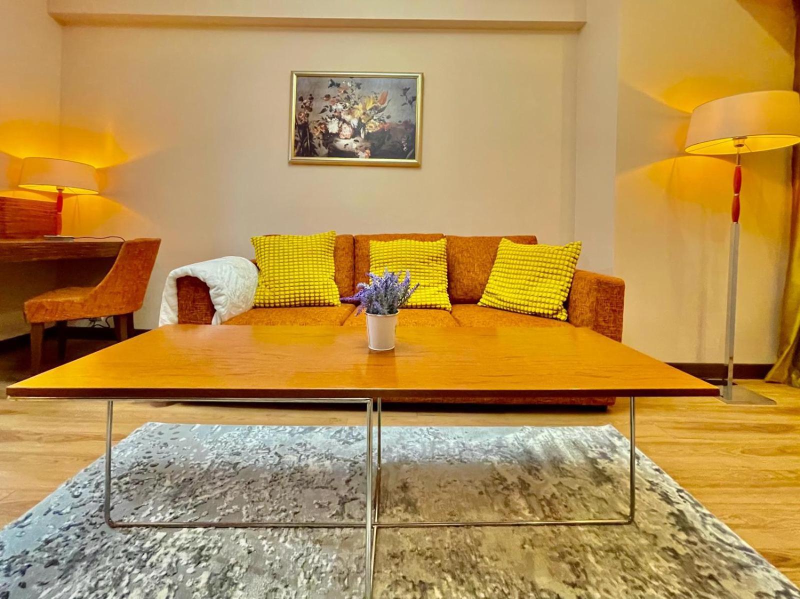 Royal With A Perfect View - Yamaluxe Bucureşti