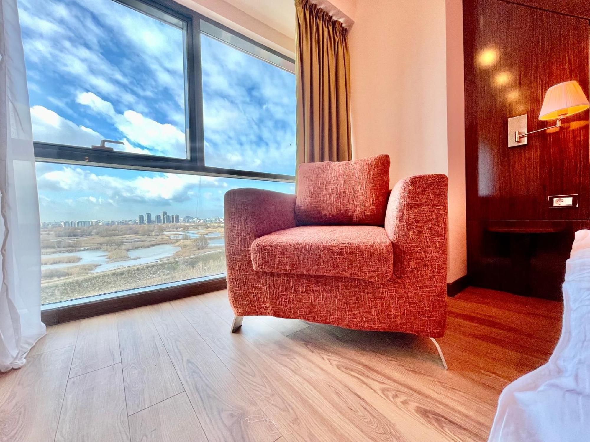 Royal With A Perfect View - Yamaluxe Bucureşti